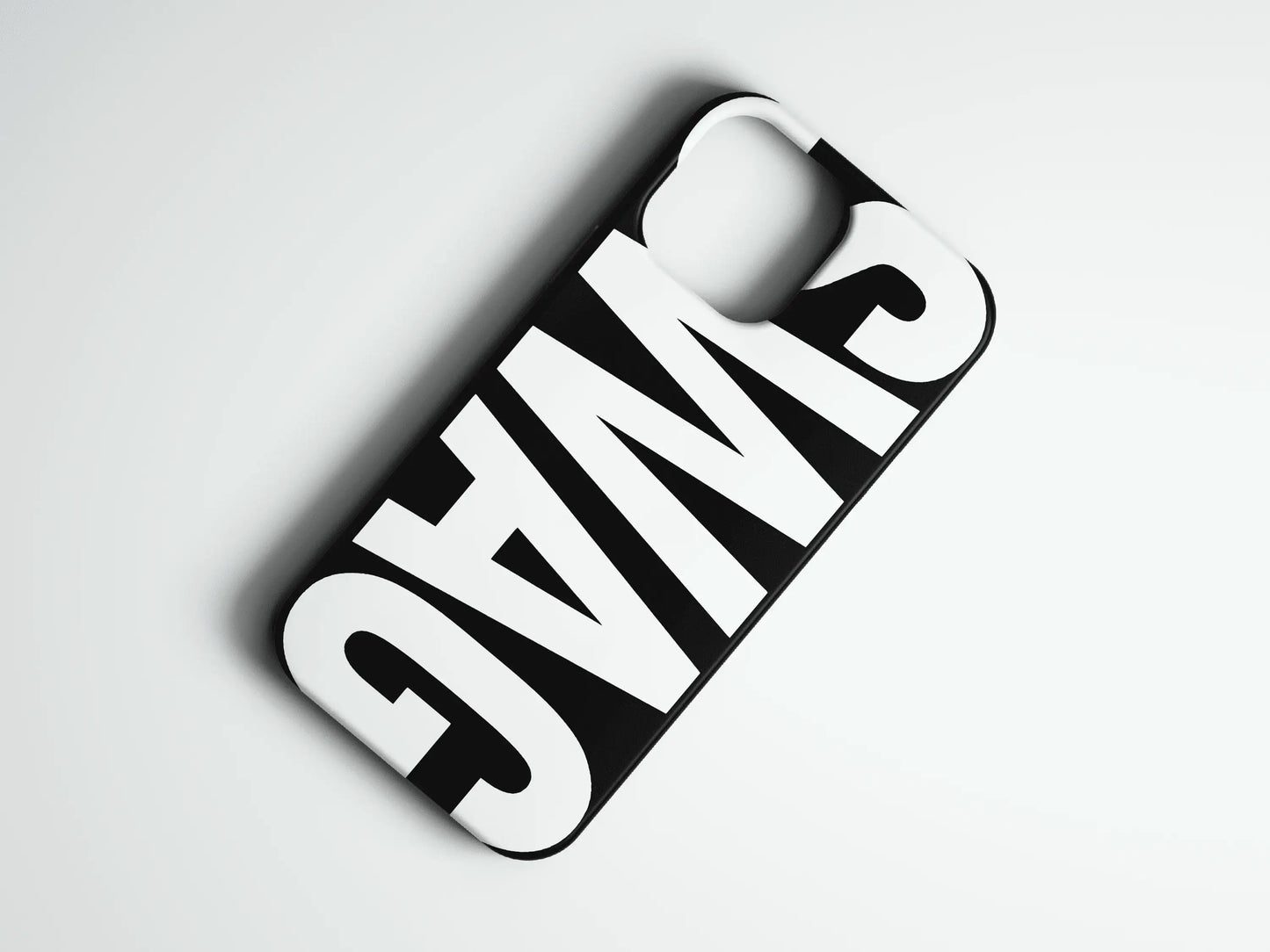 Siyah beyaz SWAG yazılı modern telefon kılıfı, kamera kesimli, şık tasarım