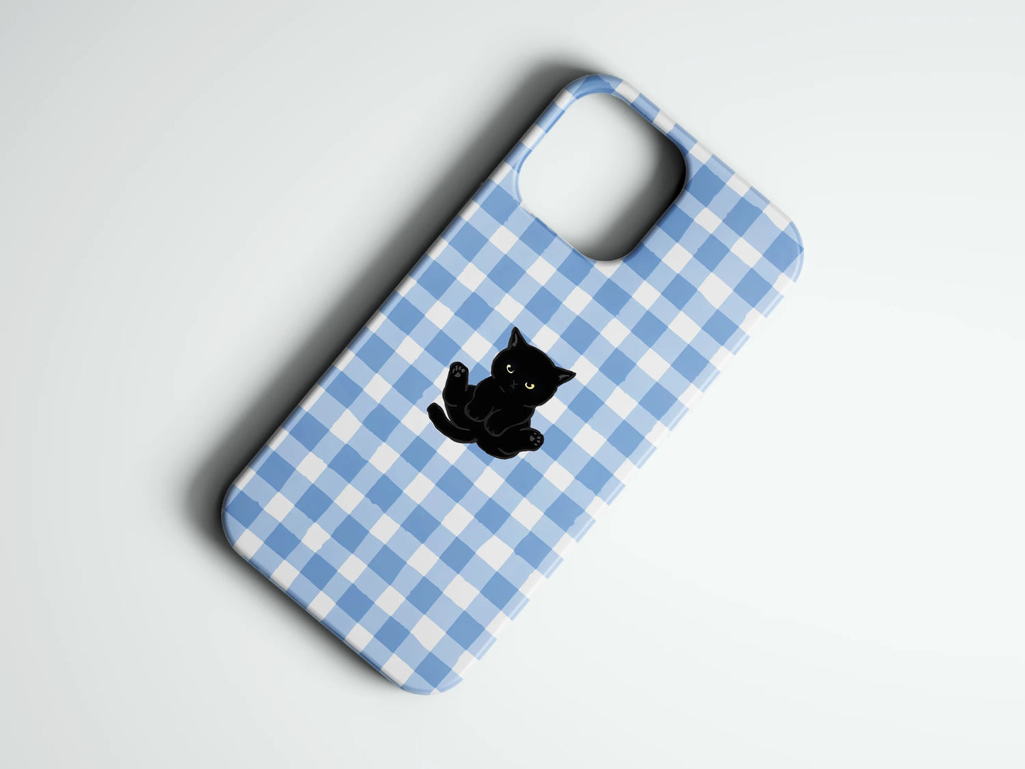 Mavi ekose desenli, siyah kedi figürlü telefon kılıfı