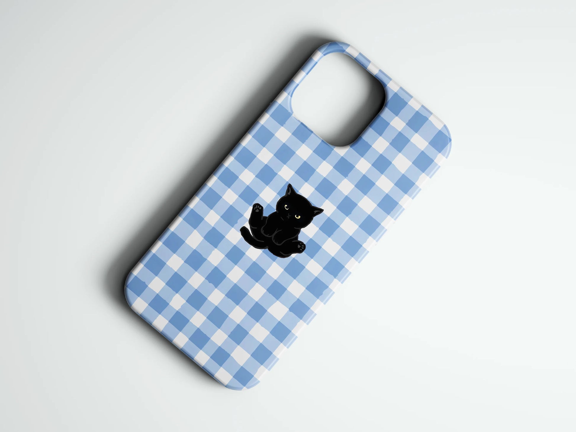 Mavi ekose desenli, siyah kedi figürlü telefon kılıfı