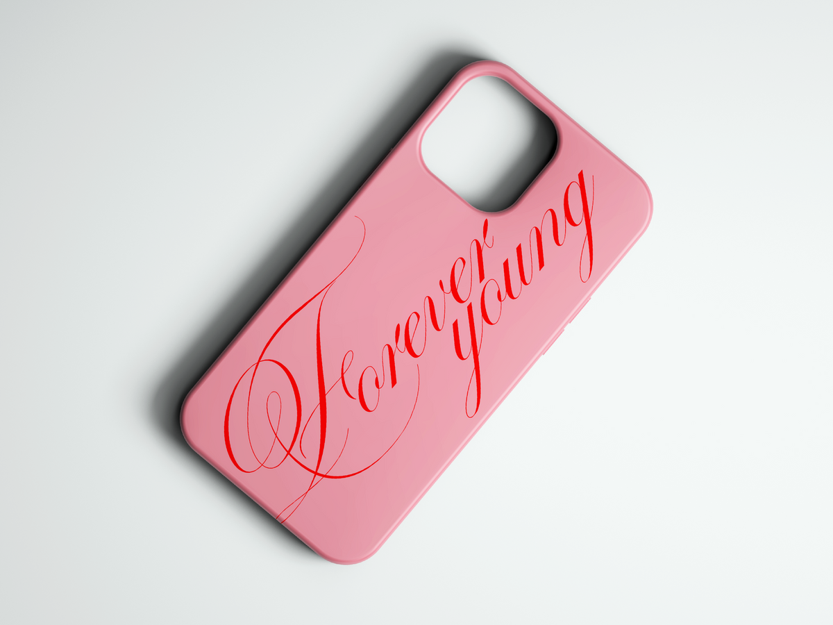 Forever Young pembe zemin kırmızı yazı yazılı telefon kılıfı
